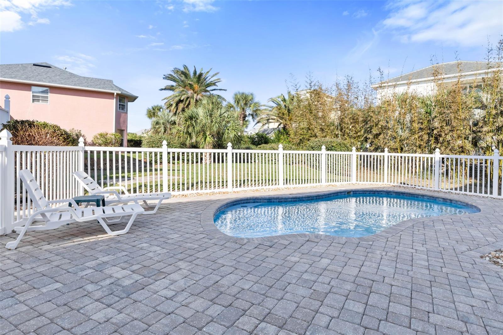 Image 17 of 56 For 7 Mahoe Drive S