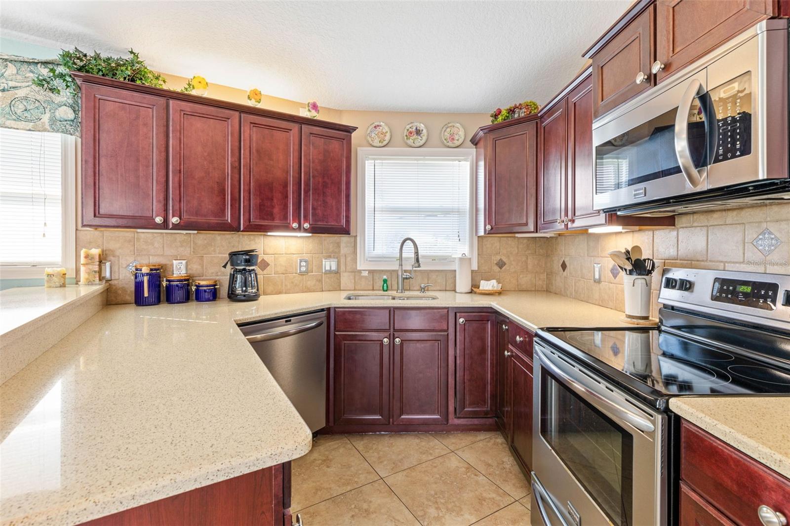 Image 30 of 56 For 7 Mahoe Drive S