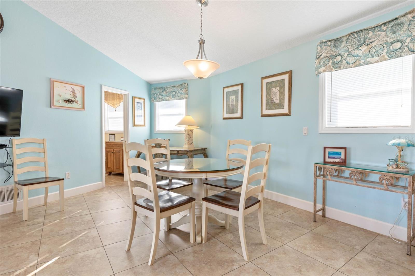 Image 33 of 56 For 7 Mahoe Drive S