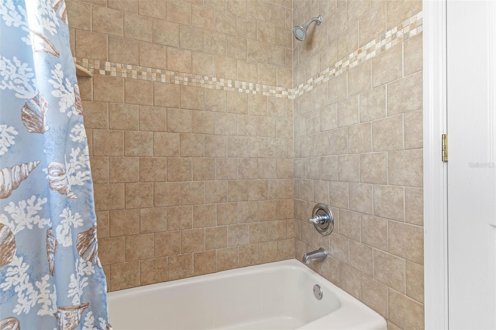 Image 38 of 56 For 7 Mahoe Drive S