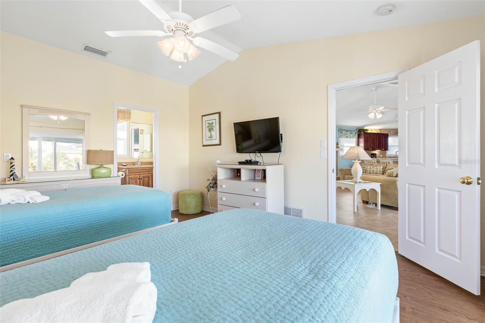 Image 41 of 56 For 7 Mahoe Drive S