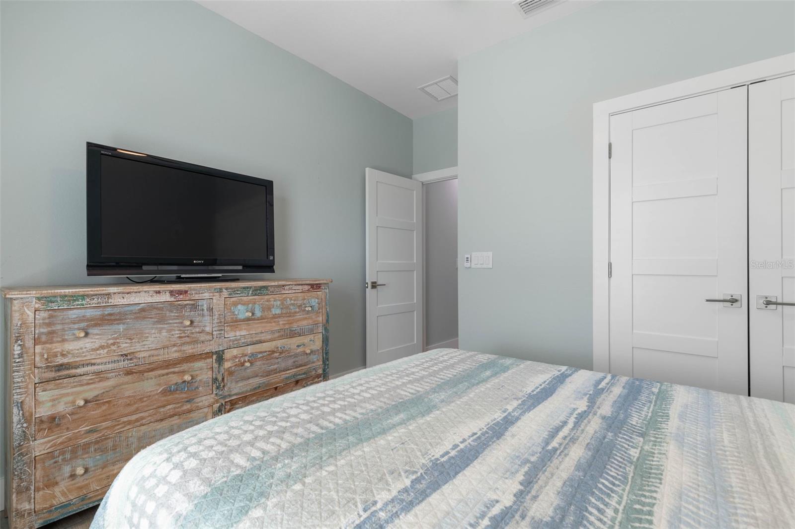 Image 27 of 41 For 1 Zeidler Place