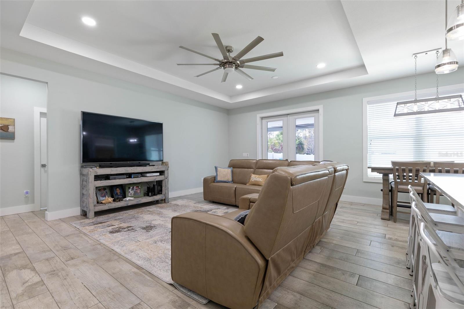 Image 7 of 41 For 1 Zeidler Place