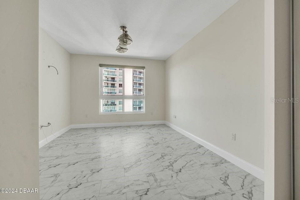 Image 26 of 45 For 231 Riverside Drive 2010-1