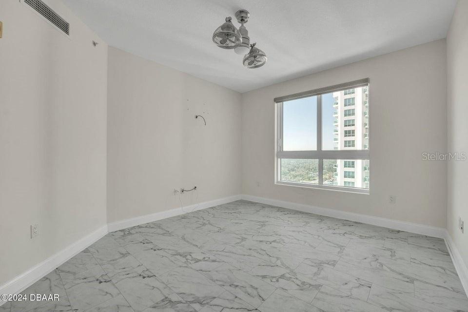 Image 27 of 45 For 231 Riverside Drive 2010-1