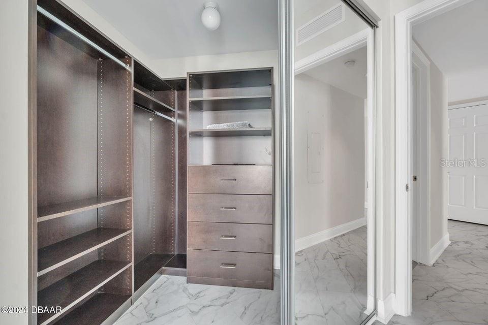 Image 29 of 45 For 231 Riverside Drive 2010-1