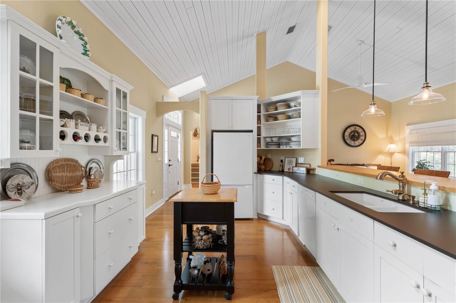 Image 16 of 42 For 5 Hanover Drive