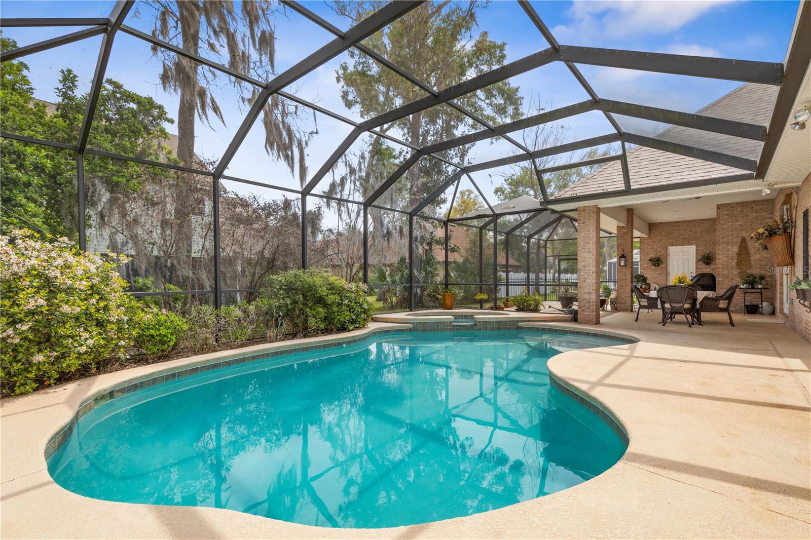 Image 2 of 42 For 5 Hanover Drive