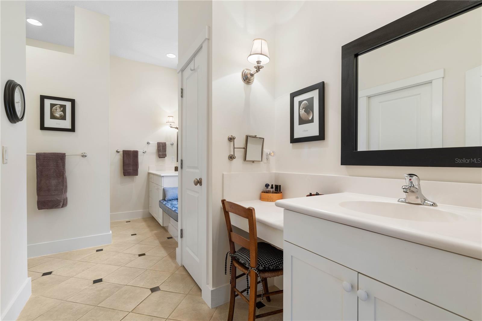 Image 31 of 42 For 5 Hanover Drive