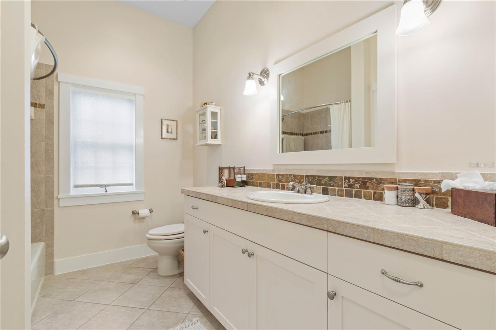 Image 37 of 42 For 5 Hanover Drive