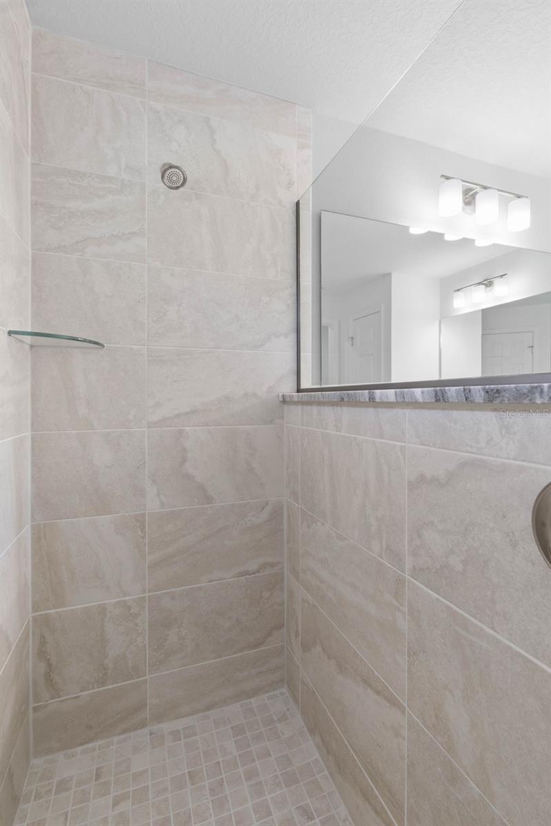 Image 16 of 30 For 3 Zaun Court