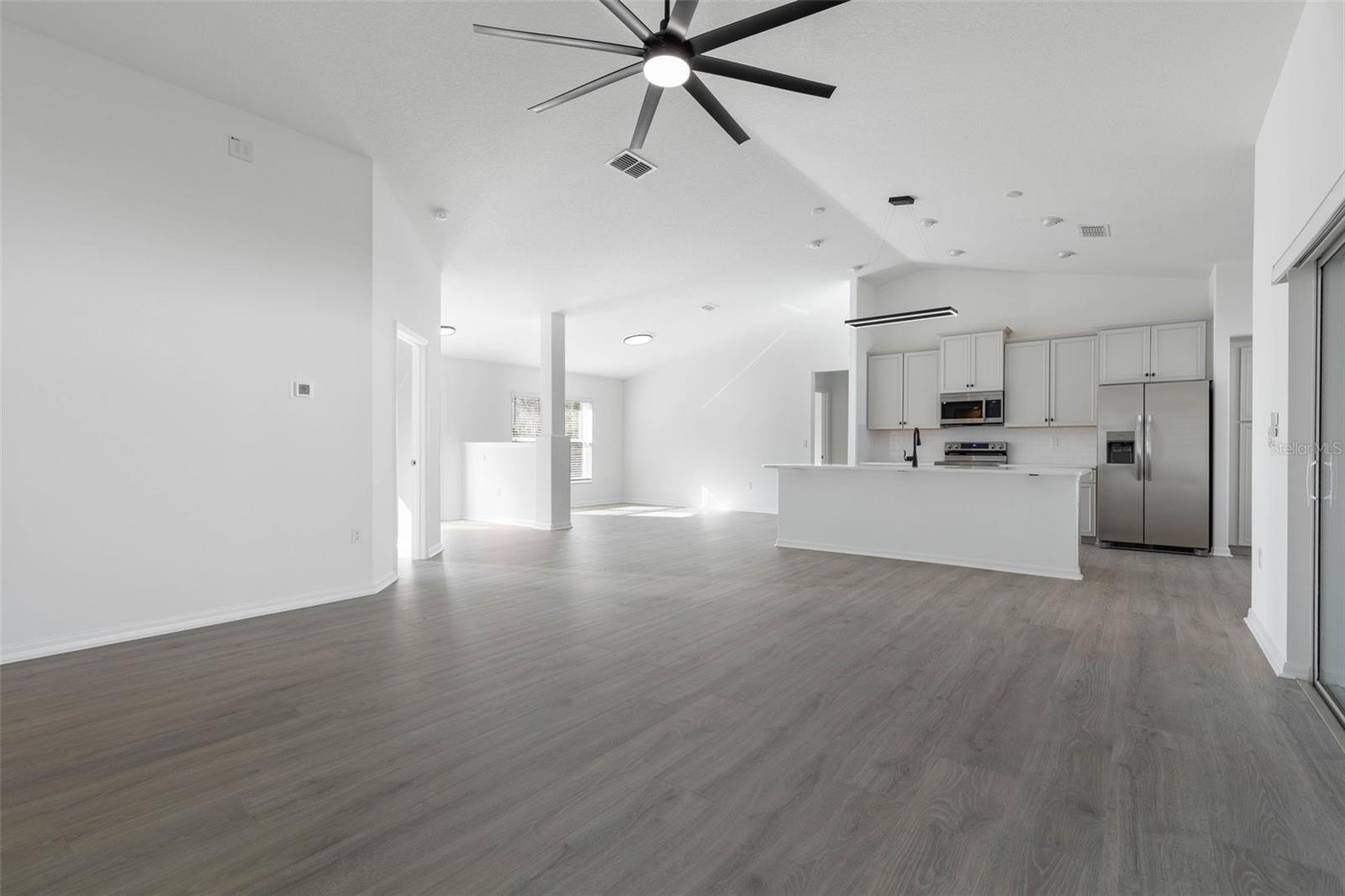 Image 3 of 30 For 3 Zaun Court