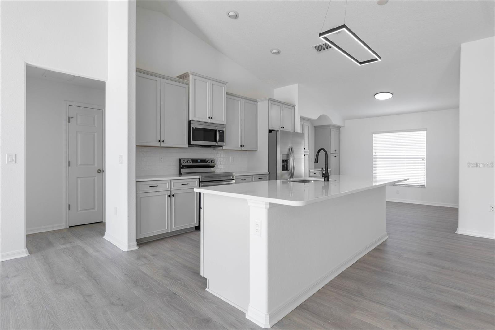 Image 7 of 30 For 3 Zaun Court