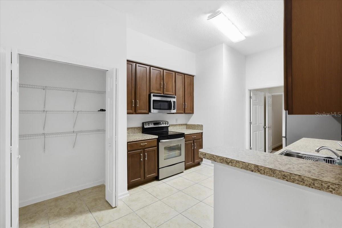 Image 17 of 41 For 605 Golden Lake Loop 12-4