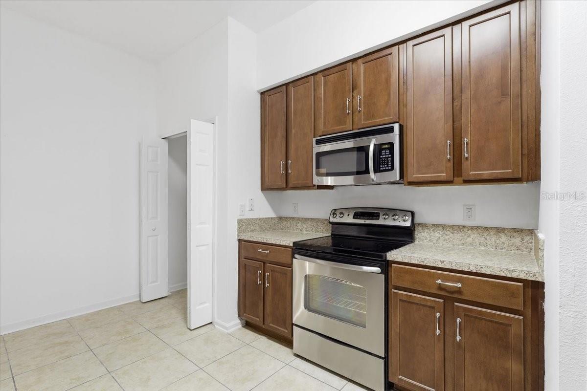 Image 18 of 41 For 605 Golden Lake Loop 12-4