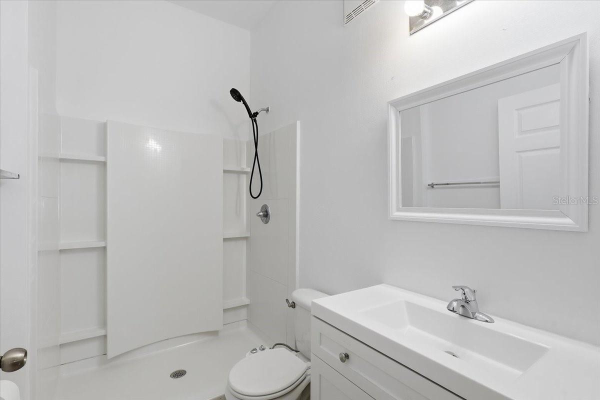 Image 24 of 41 For 605 Golden Lake Loop 12-4