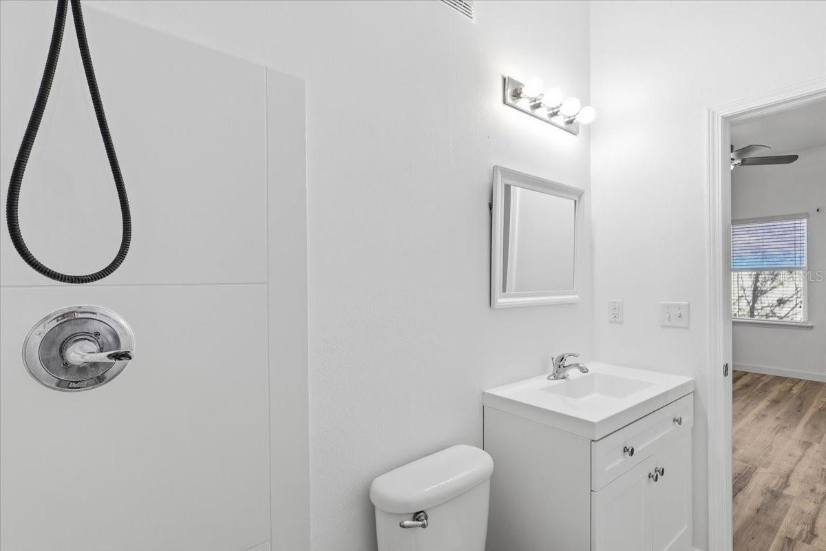 Image 25 of 41 For 605 Golden Lake Loop 12-4