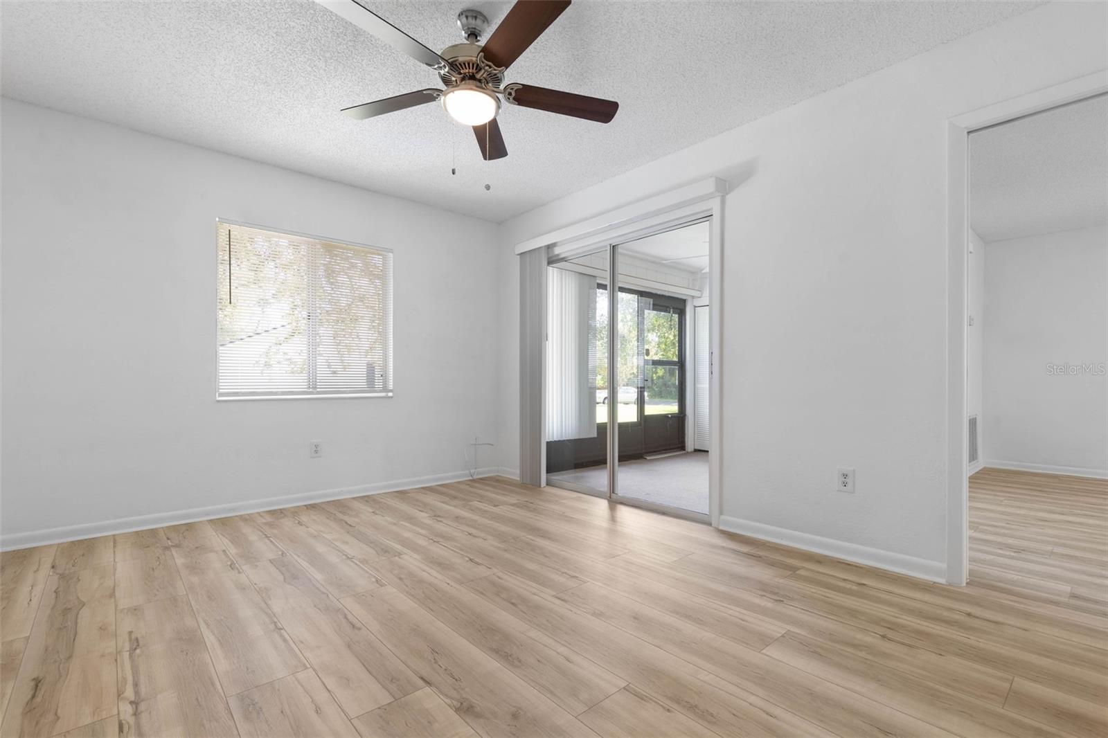 Image 16 of 47 For 24 Kings Colony Court