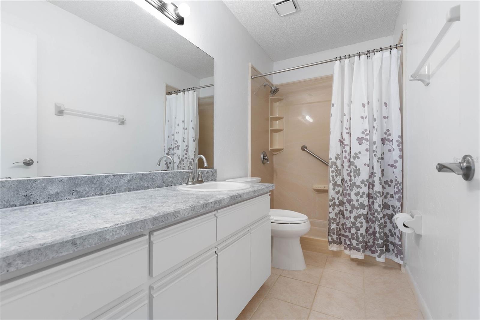 Image 18 of 47 For 24 Kings Colony Court