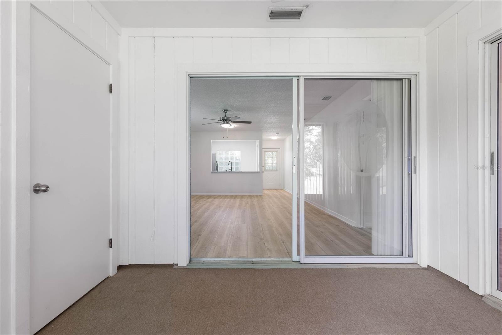 Image 24 of 47 For 24 Kings Colony Court