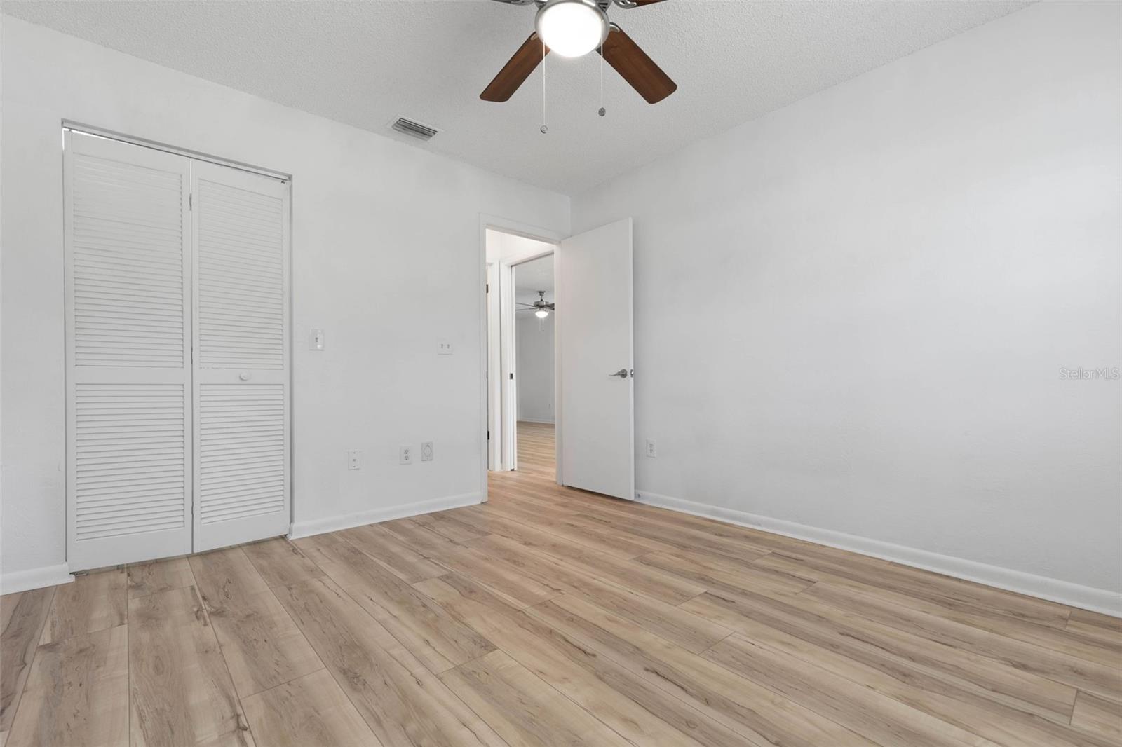 Image 26 of 47 For 24 Kings Colony Court