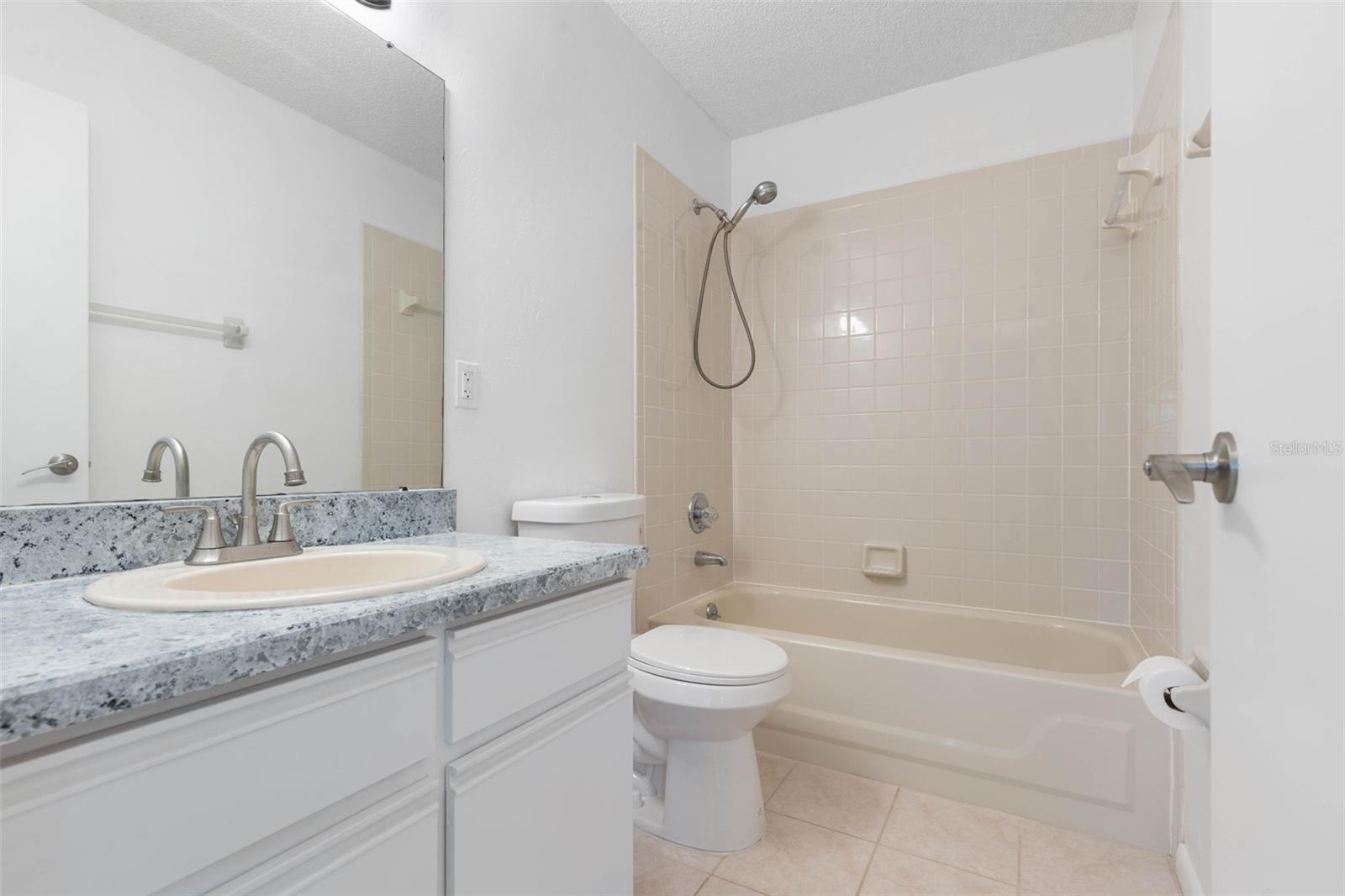 Image 27 of 47 For 24 Kings Colony Court