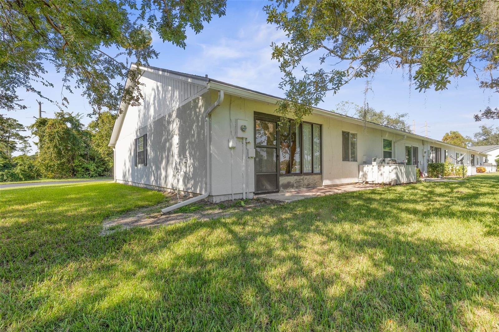 Image 29 of 47 For 24 Kings Colony Court