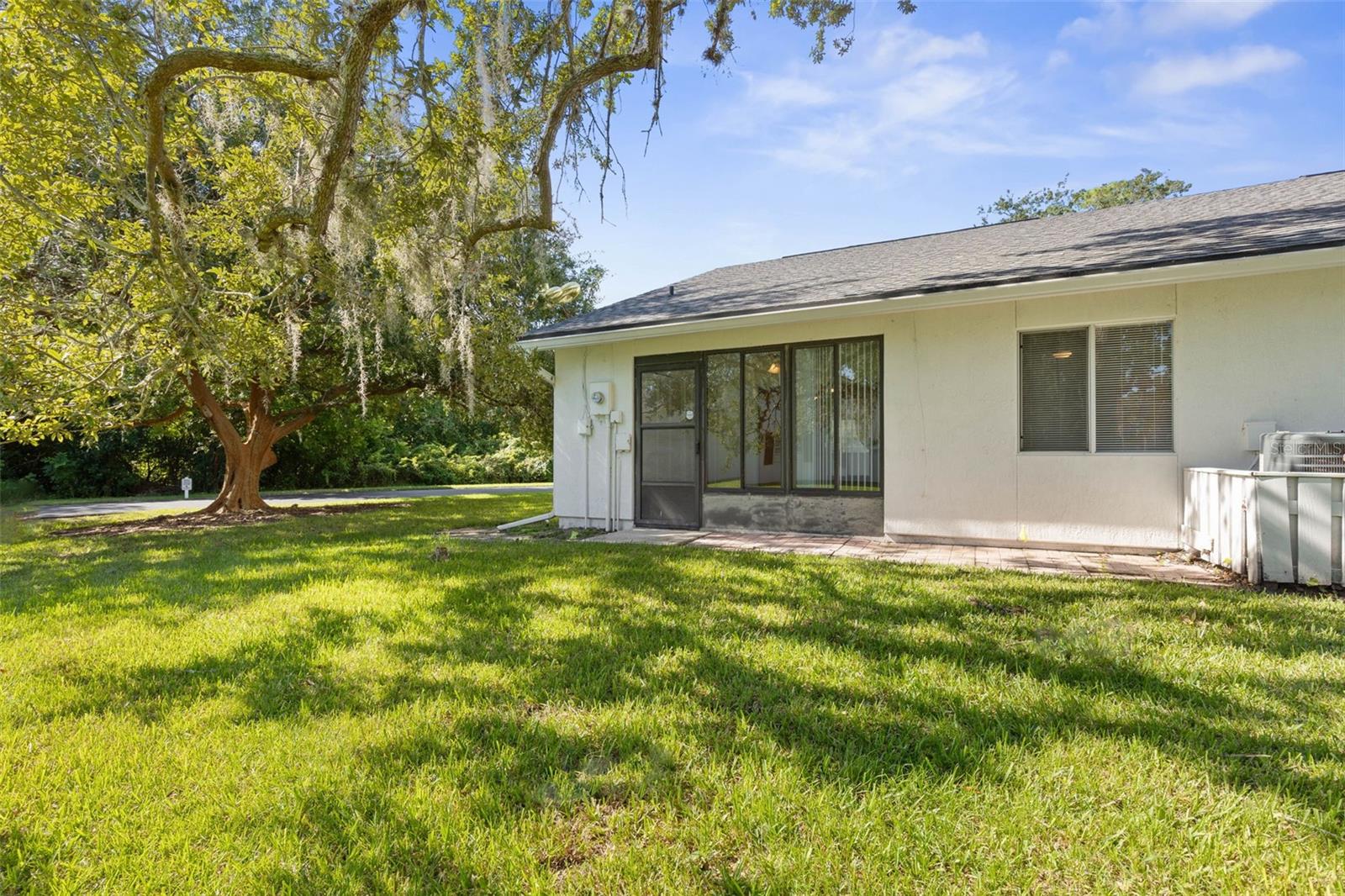 Image 30 of 47 For 24 Kings Colony Court