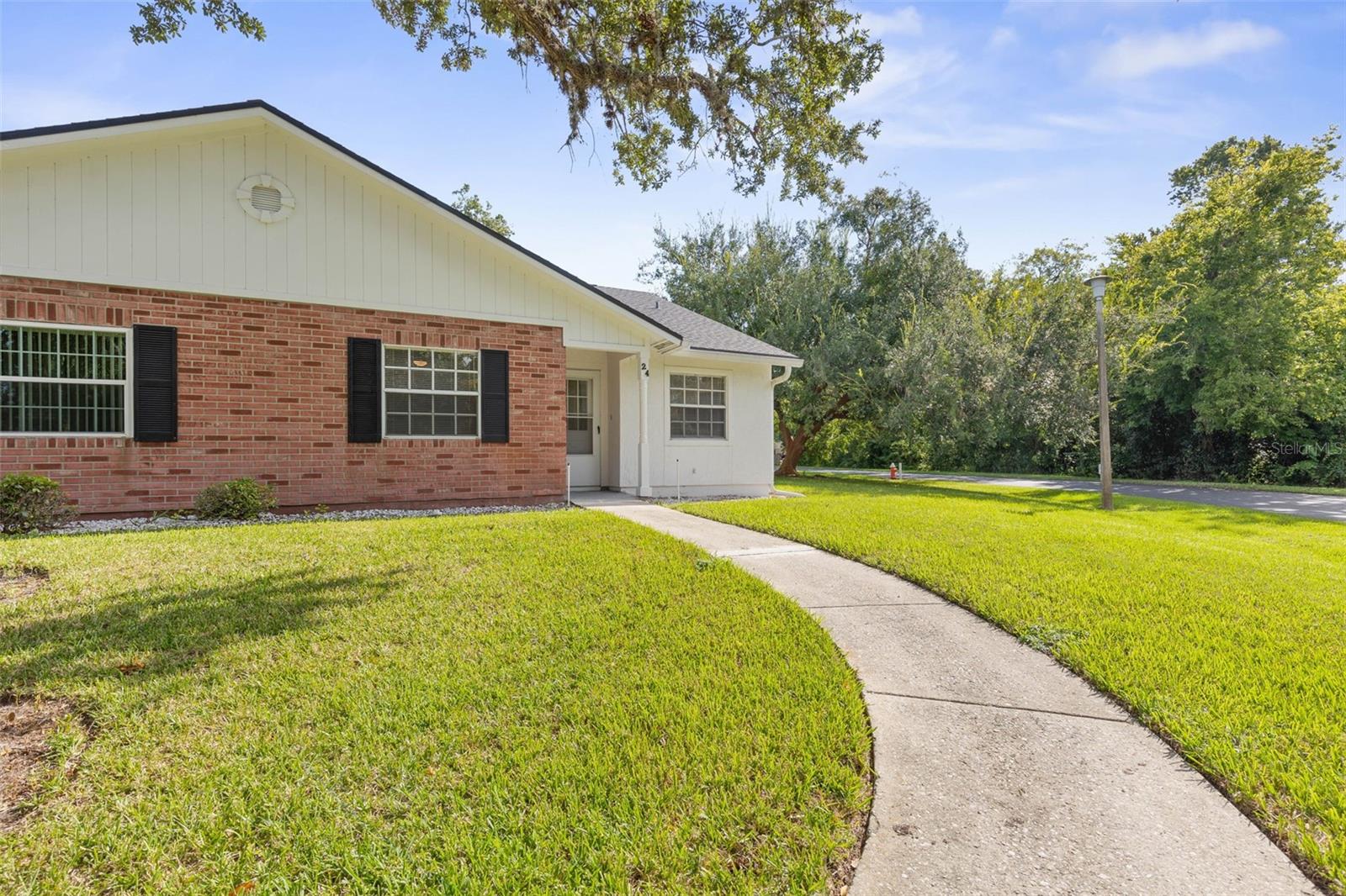 Image 33 of 47 For 24 Kings Colony Court