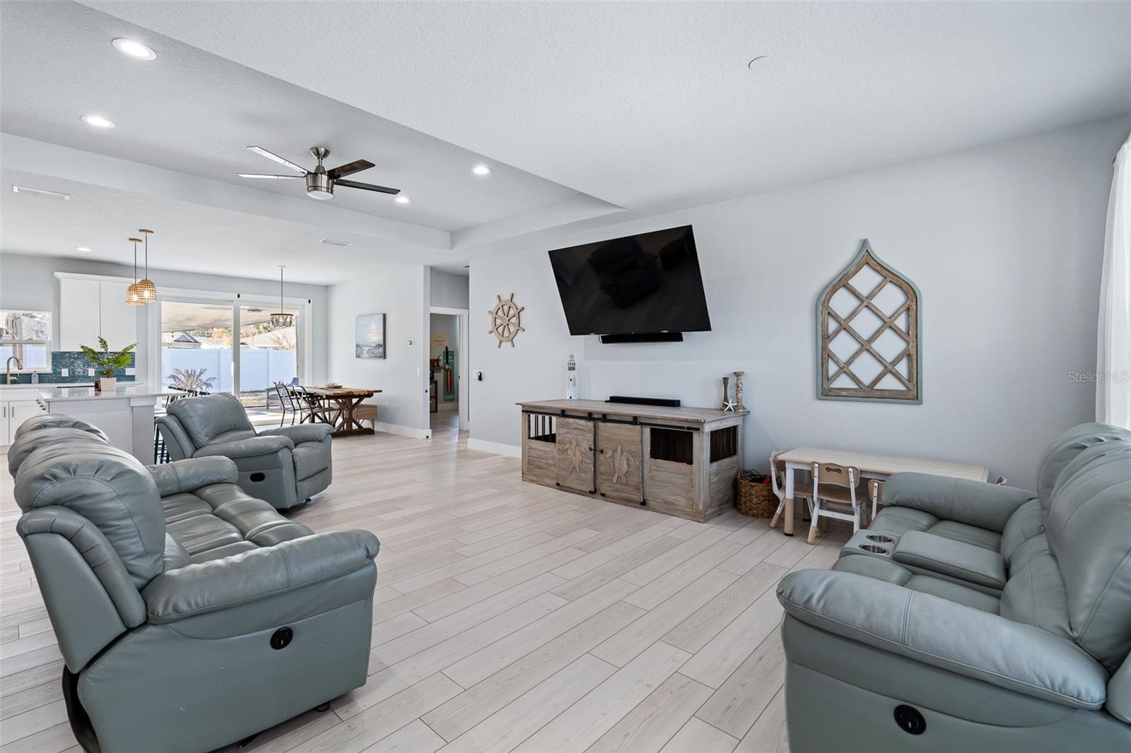 Image 14 of 51 For 13 Lemay Place