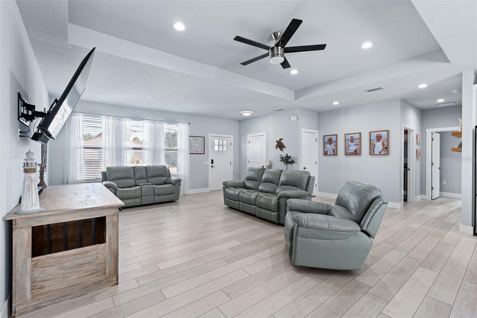 Image 15 of 51 For 13 Lemay Place