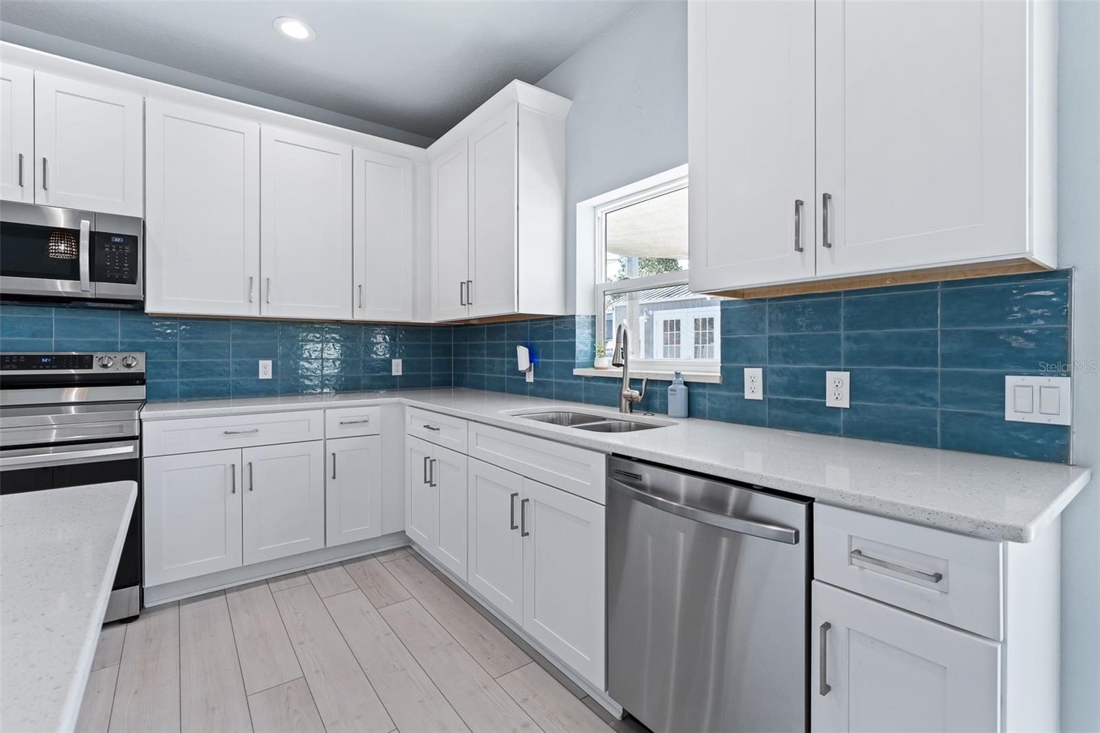 Image 21 of 51 For 13 Lemay Place