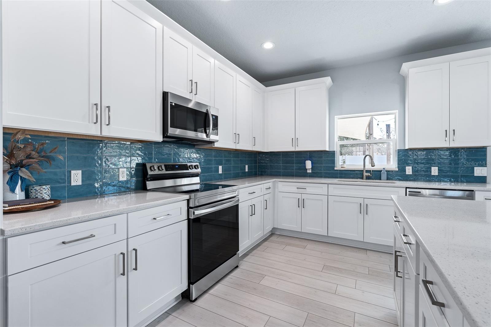 Image 22 of 51 For 13 Lemay Place