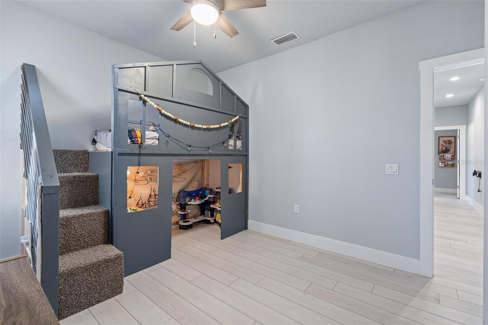 Image 31 of 51 For 13 Lemay Place