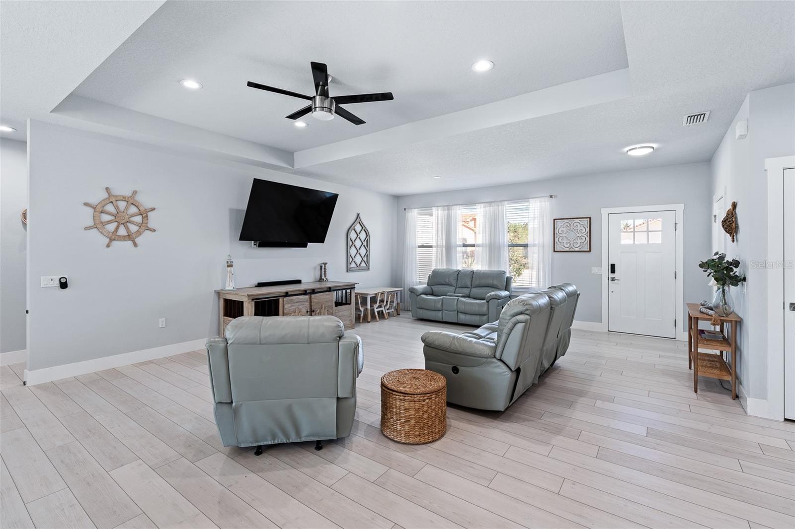 Image 4 of 51 For 13 Lemay Place