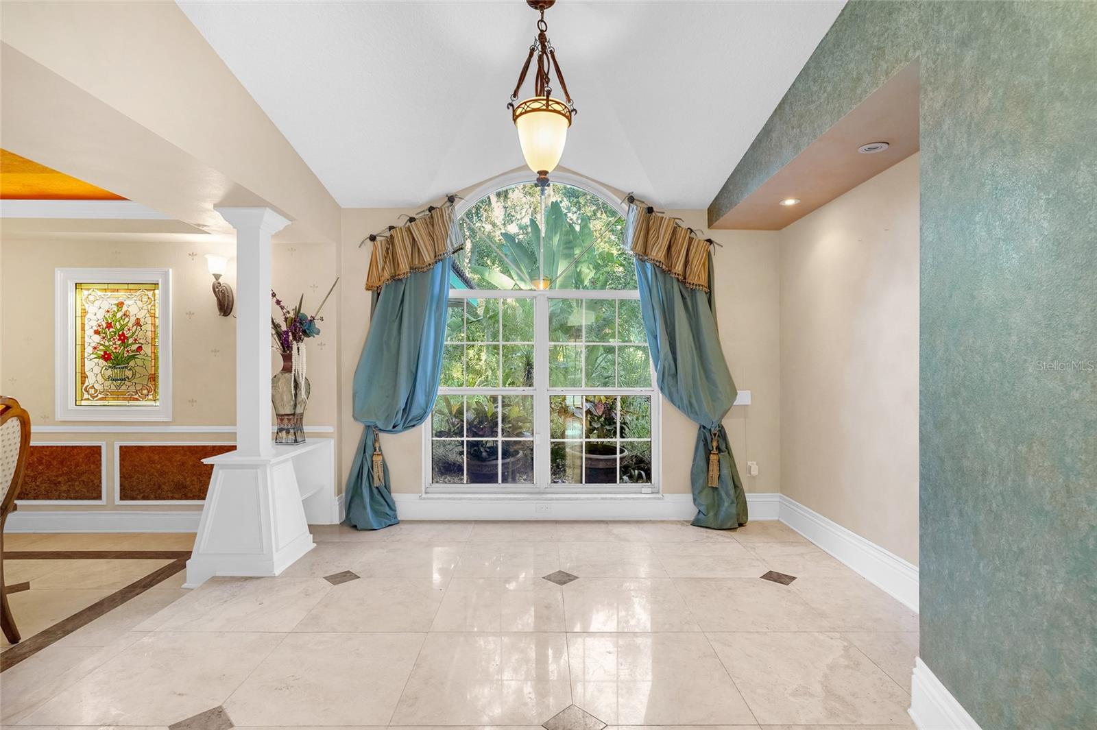 Image 24 of 72 For 1481 Lambert Avenue