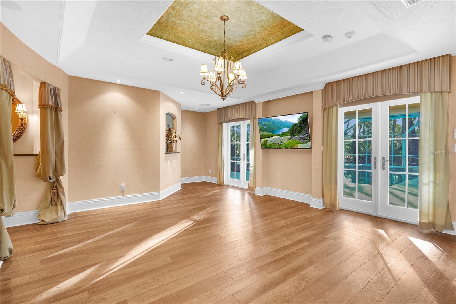 Image 27 of 72 For 1481 Lambert Avenue