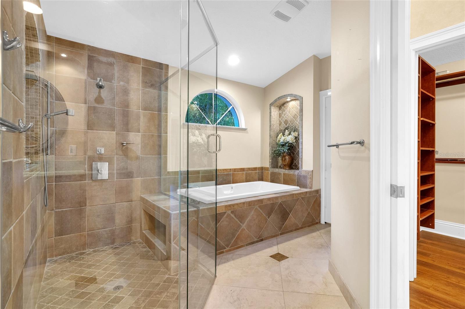 Image 31 of 72 For 1481 Lambert Avenue