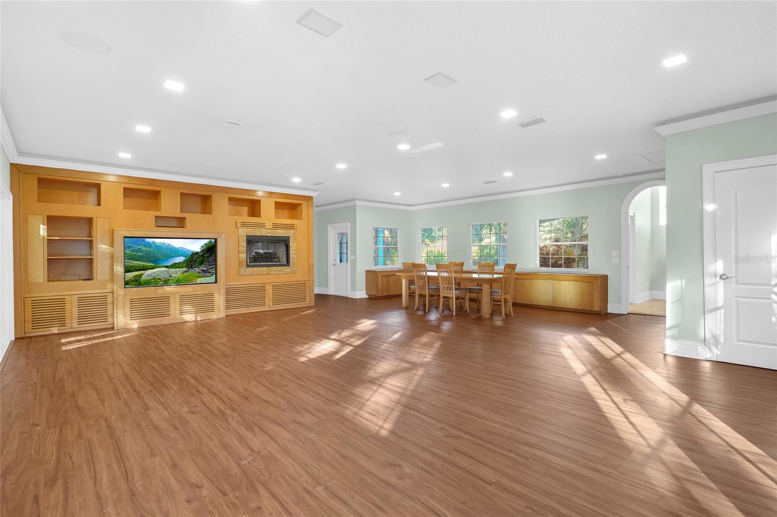 Image 42 of 72 For 1481 Lambert Avenue