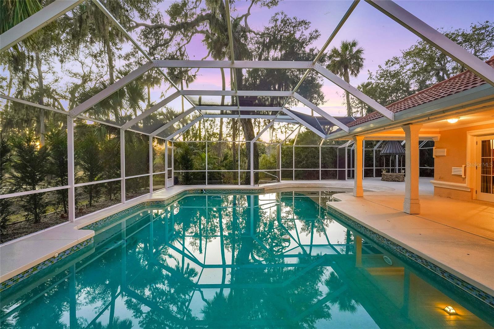 Image 5 of 72 For 1481 Lambert Avenue