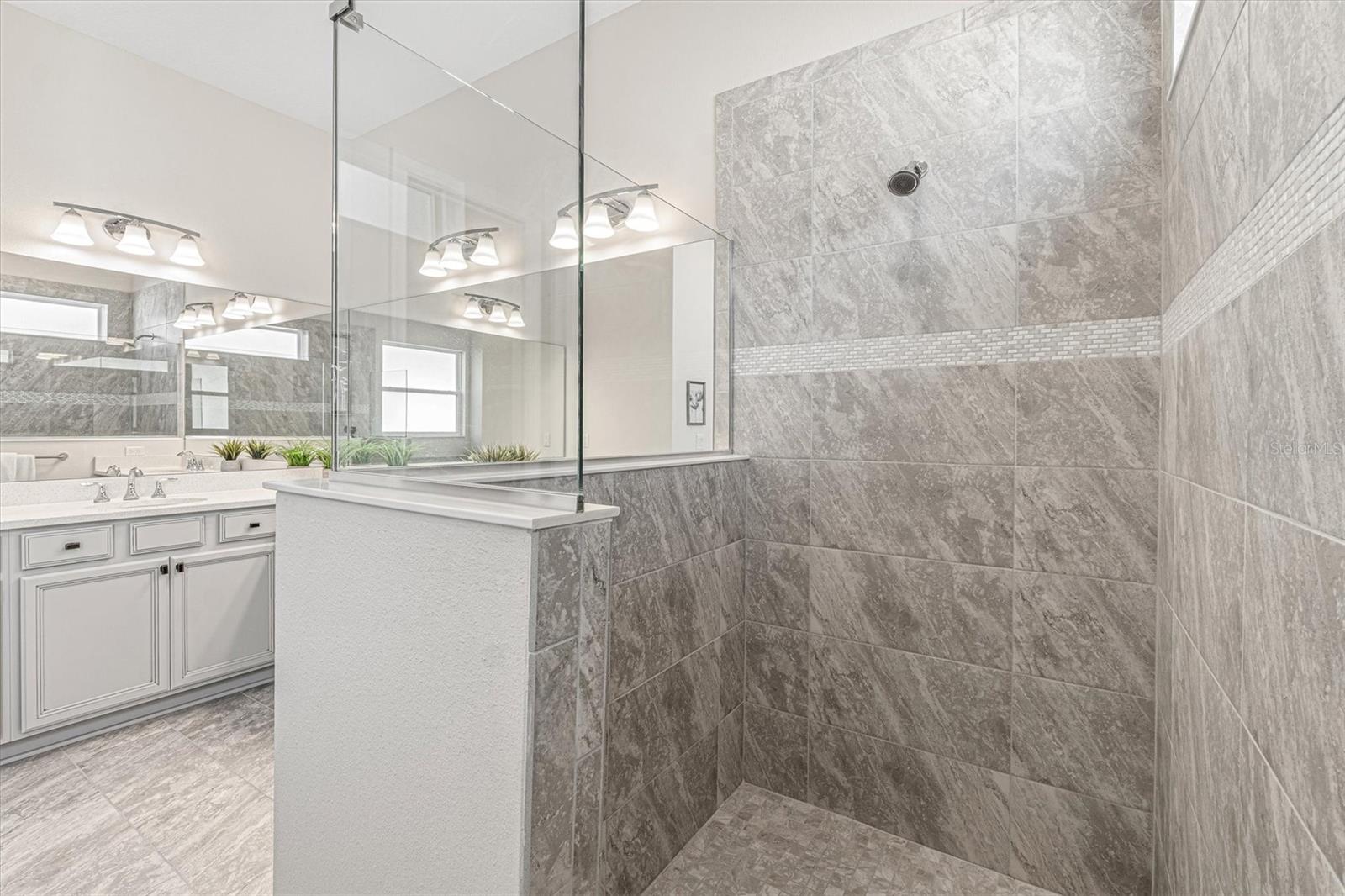 Image 26 of 65 For 82 Lakewalk Drive