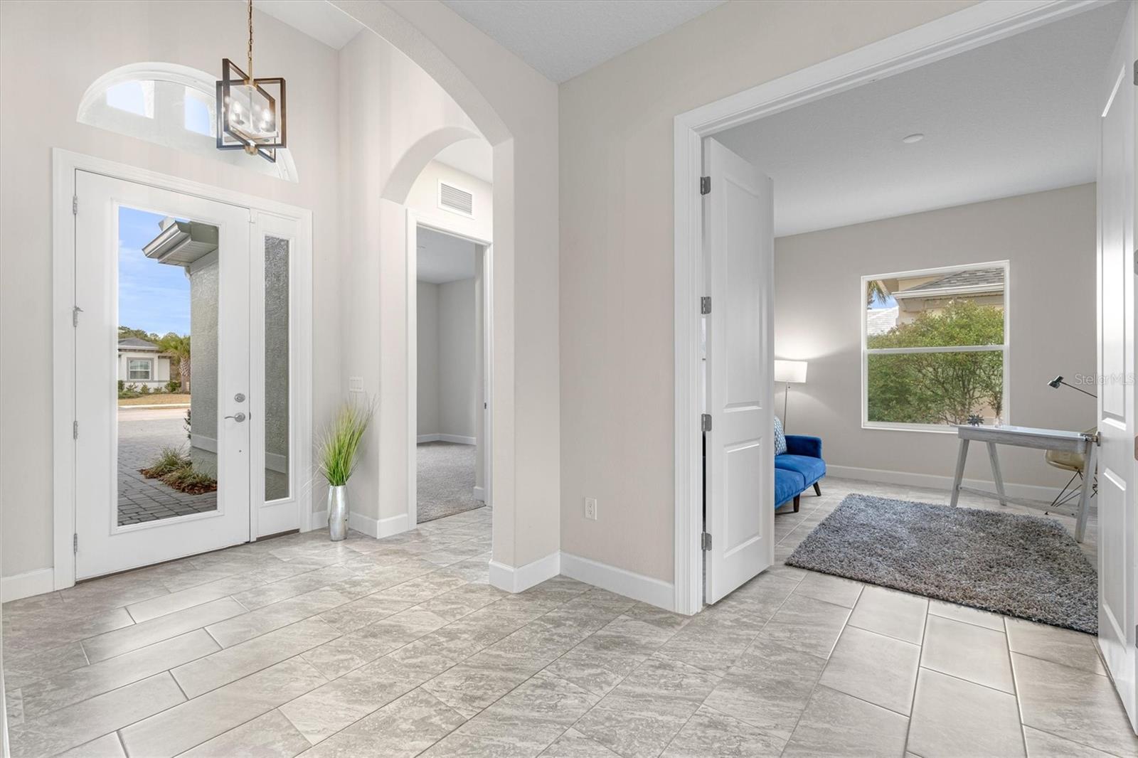 Image 28 of 65 For 82 Lakewalk Drive