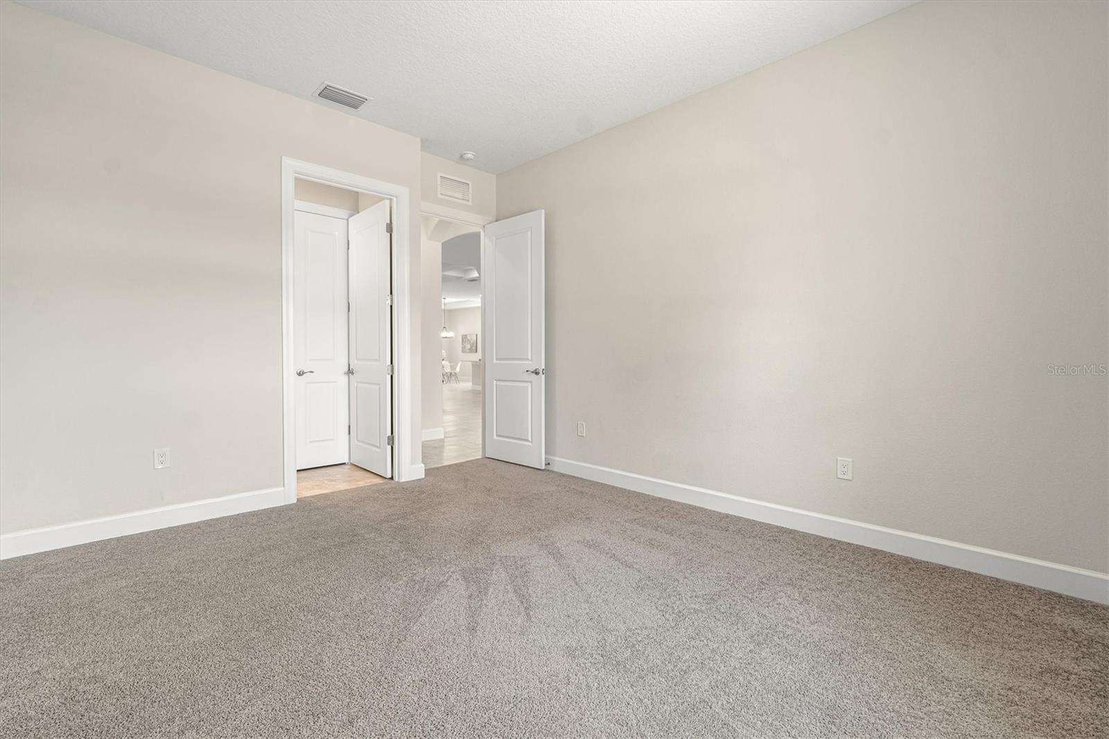 Image 31 of 65 For 82 Lakewalk Drive