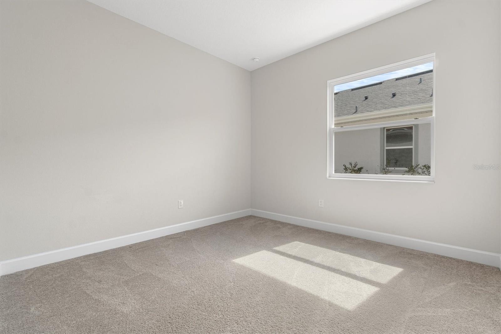 Image 34 of 65 For 82 Lakewalk Drive