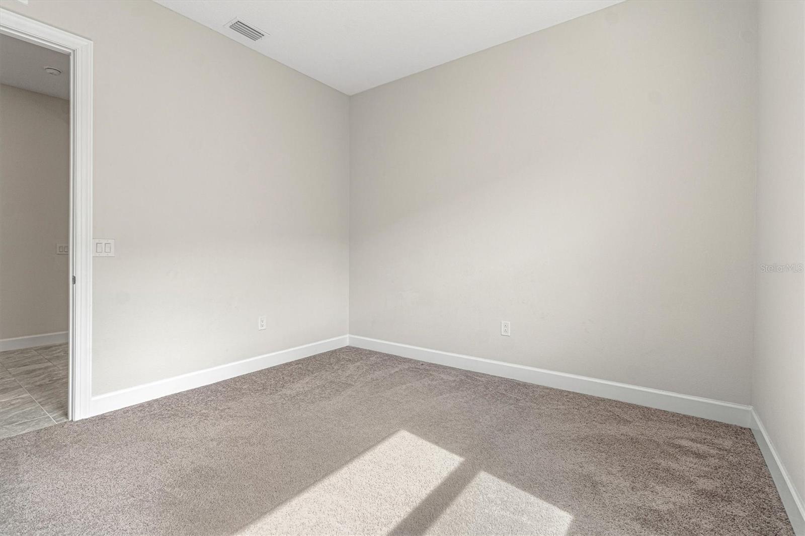 Image 35 of 65 For 82 Lakewalk Drive