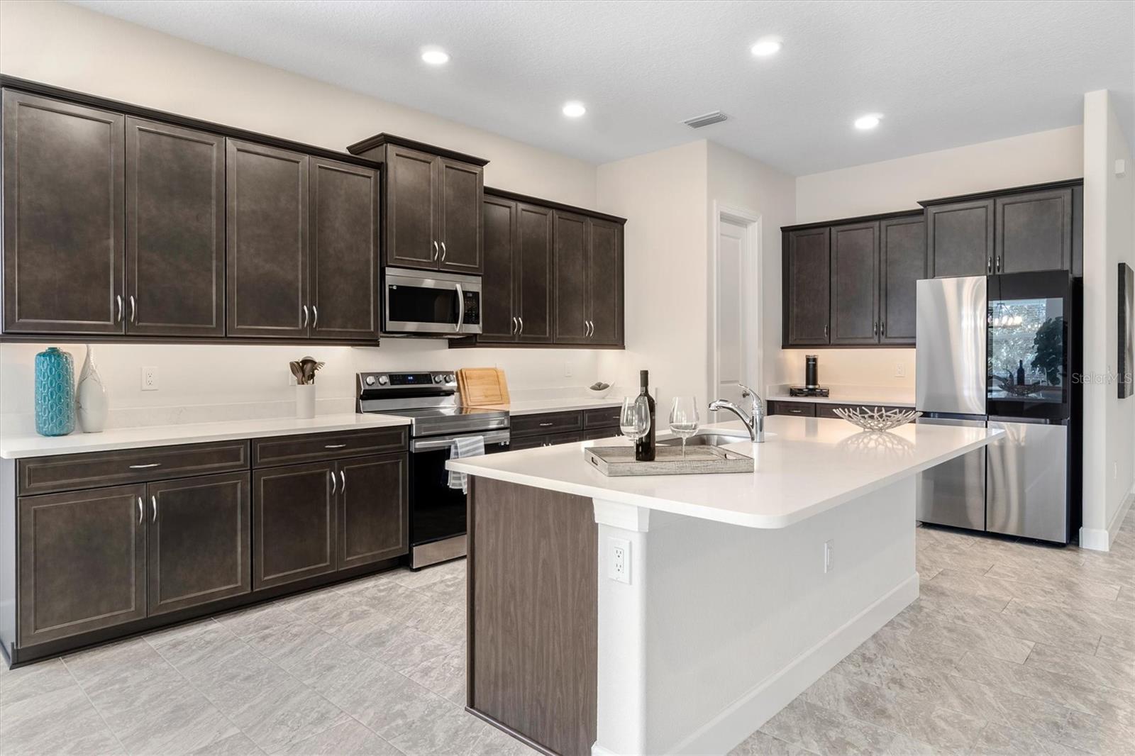 Image 4 of 65 For 82 Lakewalk Drive