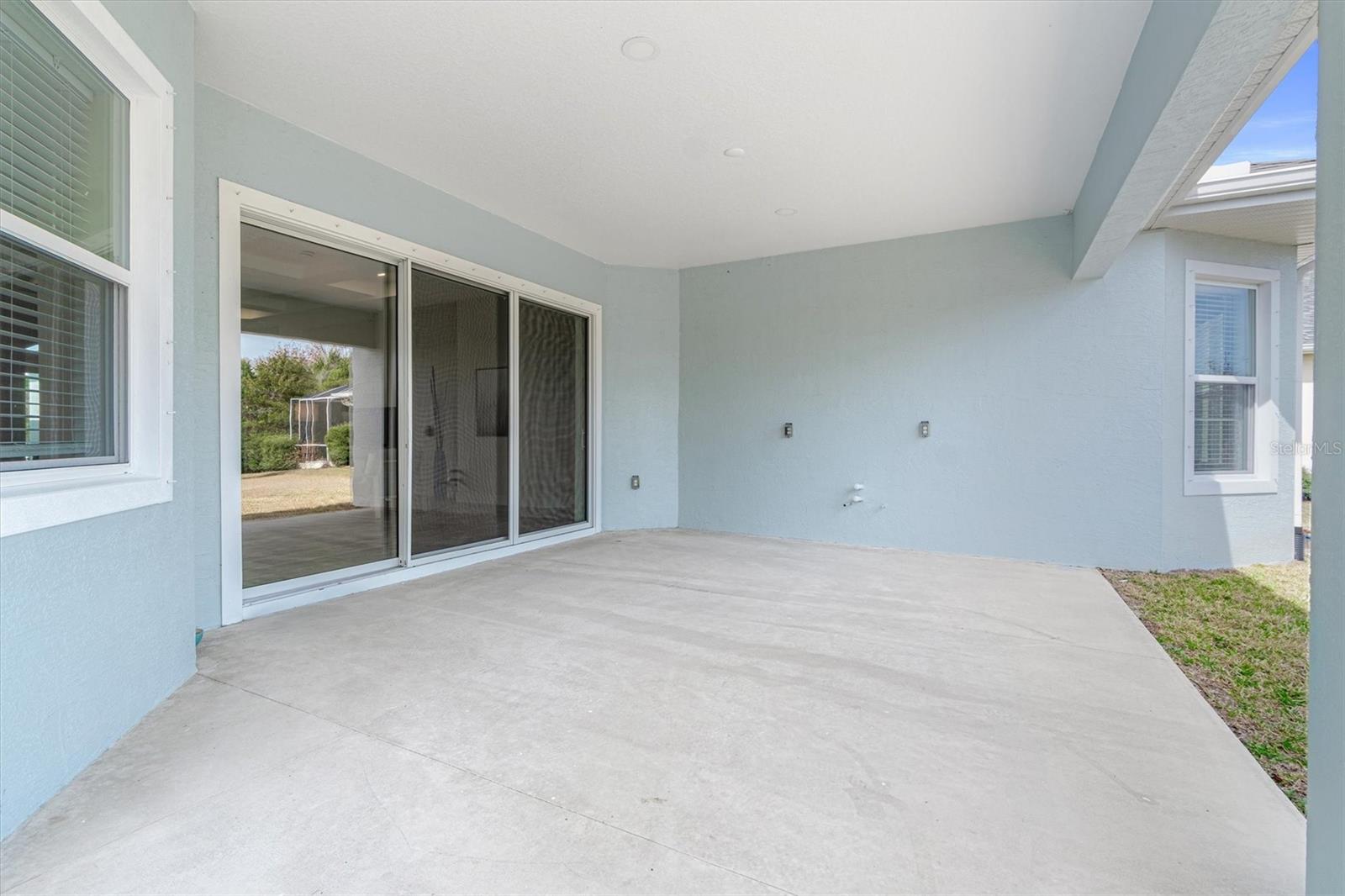 Image 40 of 65 For 82 Lakewalk Drive