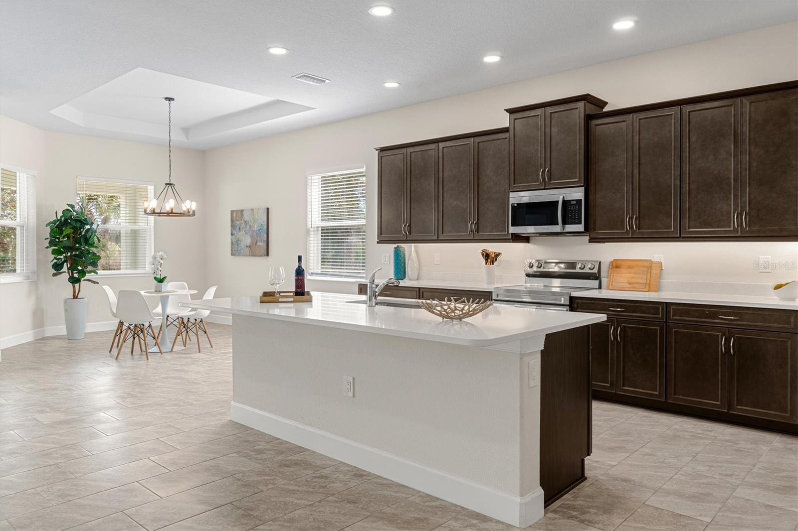 Image 5 of 65 For 82 Lakewalk Drive