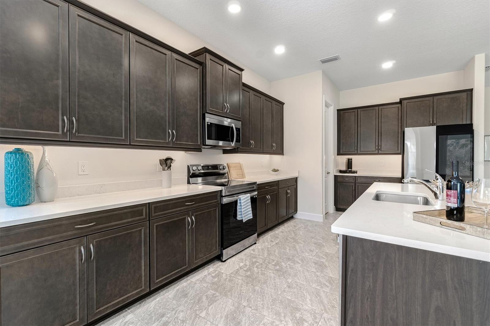 Image 8 of 65 For 82 Lakewalk Drive