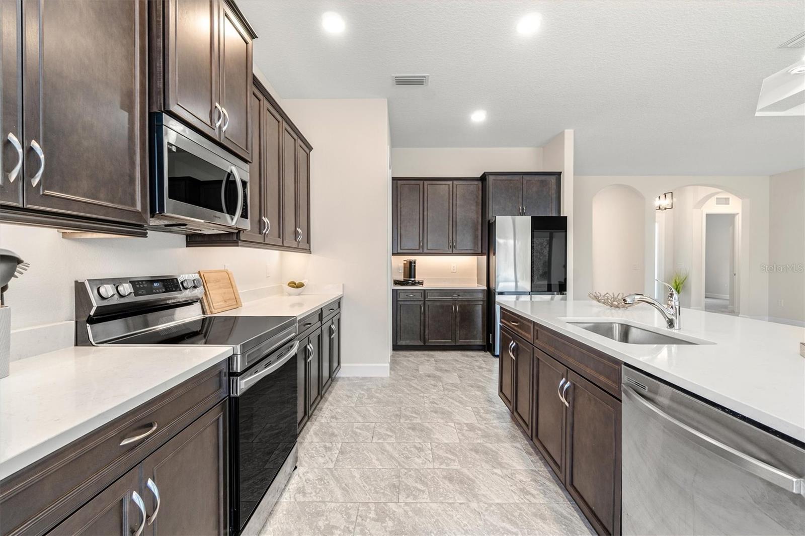 Image 9 of 65 For 82 Lakewalk Drive